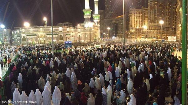 ملايين المصلين في مكة والمدينة بـ