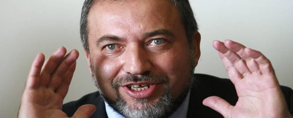 ليبرمان يأمر الجيش بإعداد خطط القضاء على حكم حماس