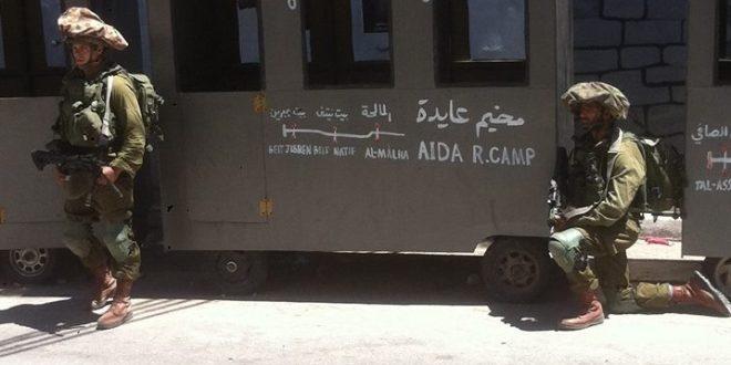 الاحتلال يقتحم اطراف مخيم عايدة وينفذ جنوده اعمال عربدة ويطلقون النار ويصيبون المواطنين