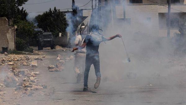 إصابات بالاختناق بقمع الاحتلال مسيرة كفر قدوم