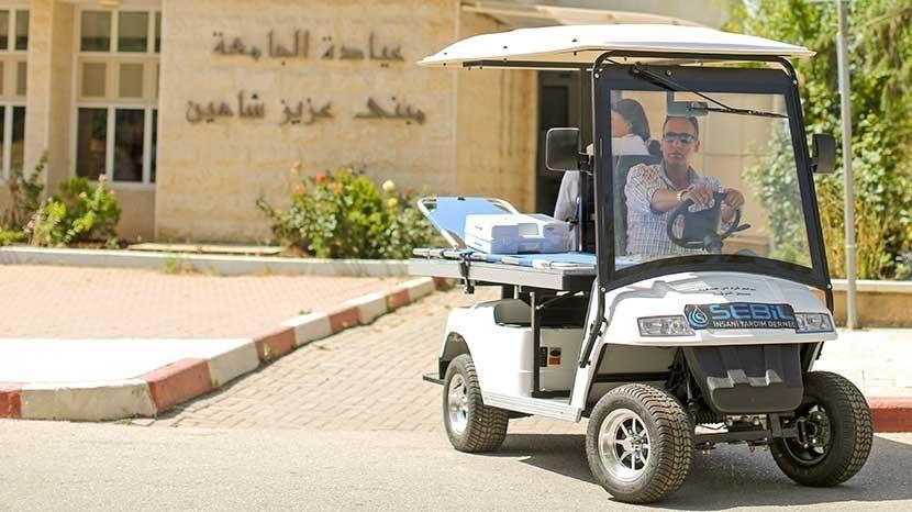 جمعية سبيل التركية تتبرع لجامعة بيرزيت لشراء سيارة إسعاف كهربائية