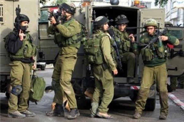 الاحتلال يعتقل 17 فلسطينيا ويعثر على مواد قتالية في قلقيلية