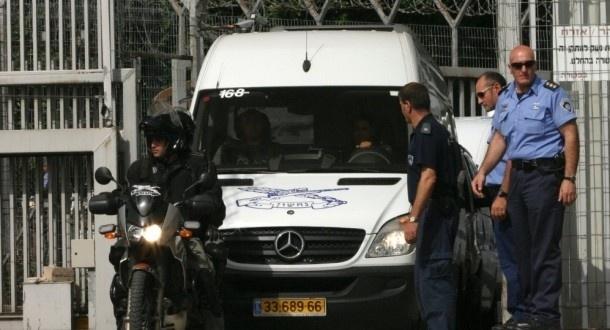 سلطات الاحتلال تفرج عن الأسير التميمي