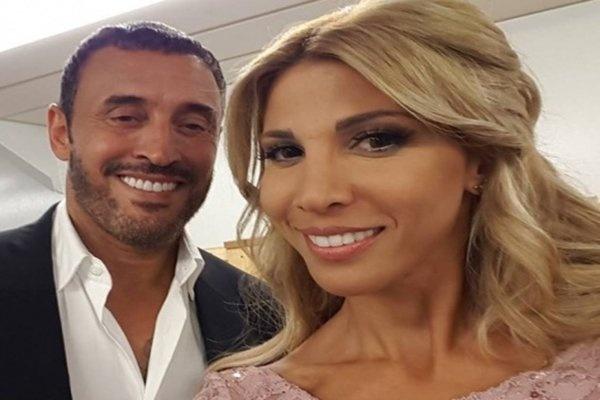 فيديو- لبنانية تقلد أحلام أمام كاظم الساهر في كواليس حفلته
