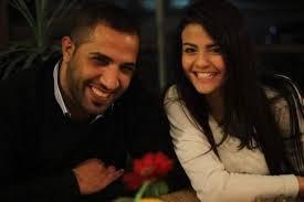 صحفي فلسطيني يتقدم بطلب يد زميلته على الـ