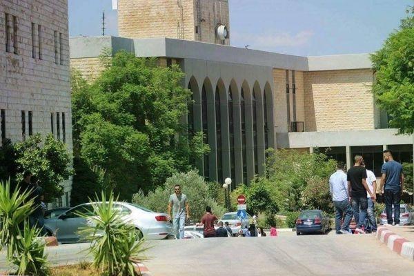 جامعة بيرزيت تنفي رفع معدل لائحة الشرف