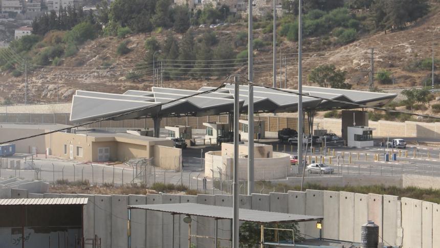 اصابة فلسطيني بنيران الاحتلال بدعوى محاولة تنفيذ عملية