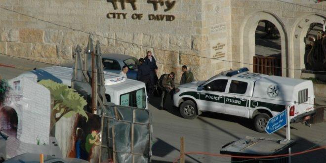 الاحتلال يُبعد عشرة مقدسيين وثلاثة أتراك عن الأقصى ويُمدد اعتقال قاصرين