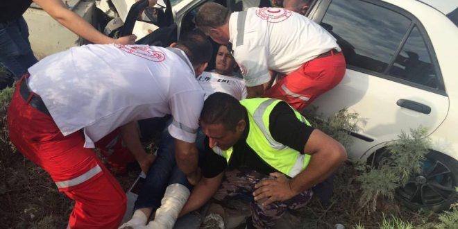 دفاع مدني طولكرم يخلي إصابة في حادث سير شرق المدينة