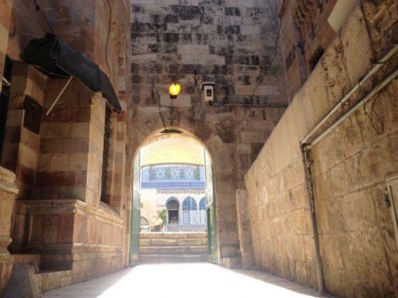 تركيب كاميرات مراقبة جنوب الأقصى