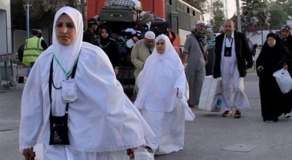 أولى قوافل الحجاج تغادر عبر معبر الكرامة