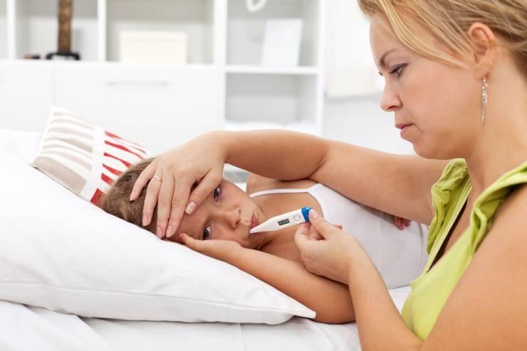 طريقة مباشرة لخفض حرارة الرضع خلال 5 دقائقر