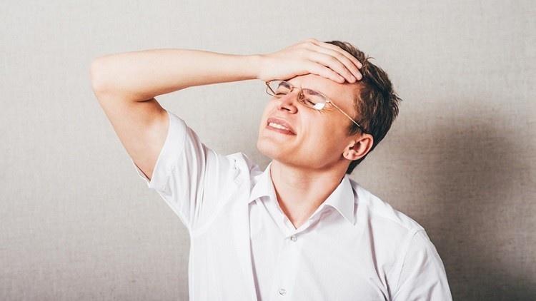 ضعف البصر يسبب الاكتئاب والوحدانية