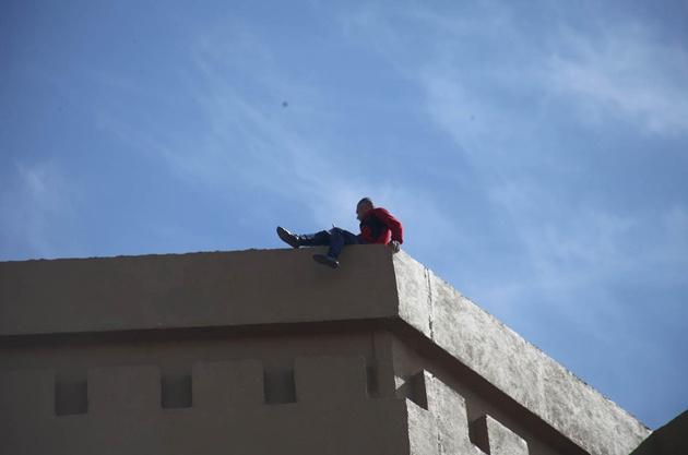 انقاذ شاب حاول الانتحار برام الله