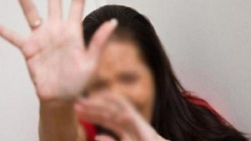 بعد أن اغتصبها والتقط صورها العارية.. هذا ما فعلته به!