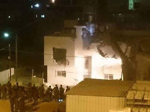 يطا.. الاحتلال يهدم منزلي منفذي عملية