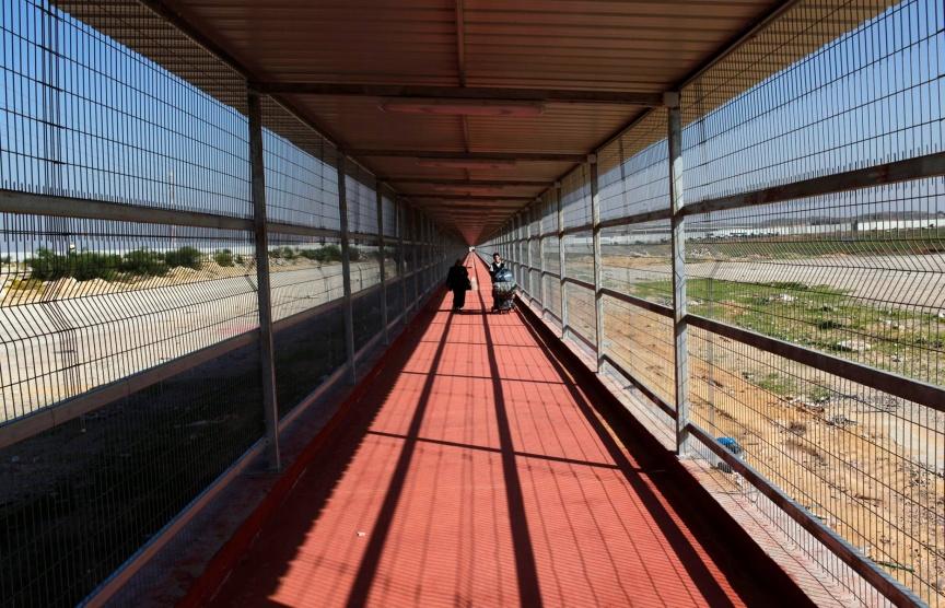 تجار غزة يعتصمون على معبر بيت حانون