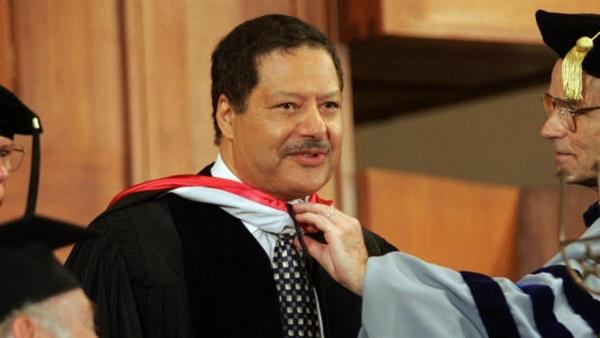 وفاة احمد زويل.. تفاصيل اللحظات الأخيرة قبل رحيله