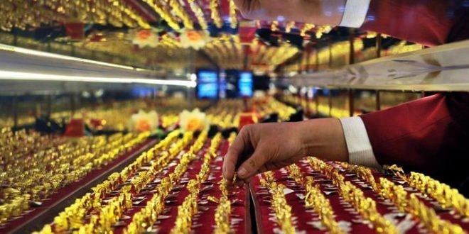 الذهب يستقر فوق أدنى مستوى في 4 اسابيع