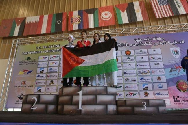 15 ميدالية ملونة للاعبي فلسطين في بطولة غرب آسيا للكراتيه