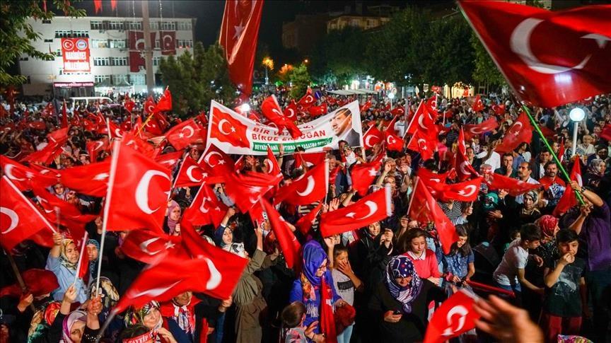 لليوم الـ 17على التوالي.. الأتراك يواصلون مظاهرات