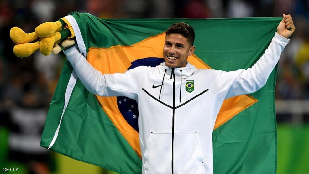 دا سيلفا يمنح البرازيل أول ذهبية في ألعاب القوى