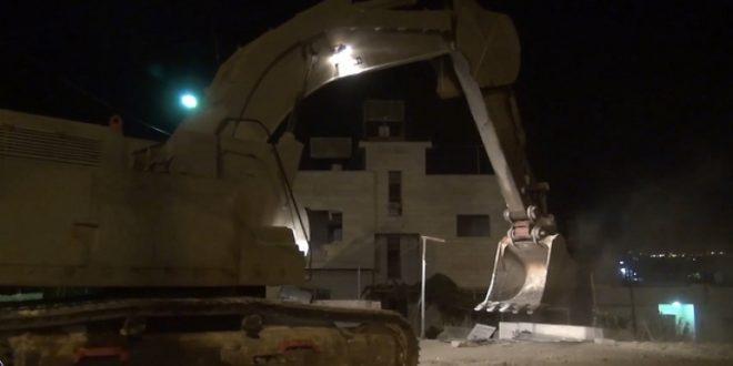 الاحتلال يهدم منزل الشهيد محمد طرايرة بالخليل