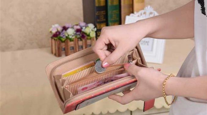 الاحتلال يعتقل شابابدعوى حيازة سكين جنوب الخليل
