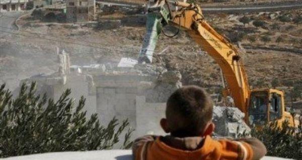الاحتلال يهدم ثمانية منشأت شرق بلدة جبع غرب القدس
