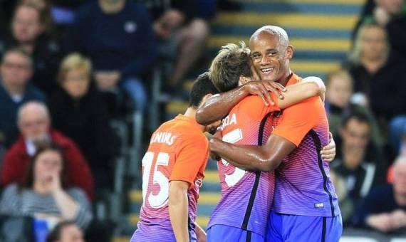 مانشستر سيتي يعبر سوانزي بكأس رابطة المحترفين الإنجليزية