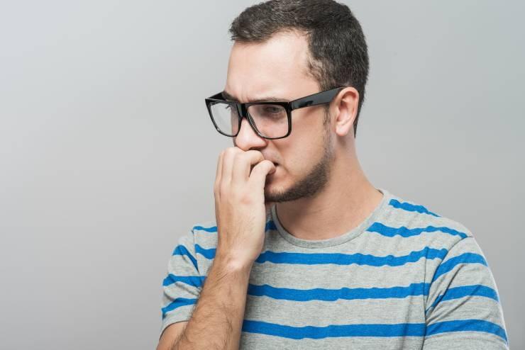 4 أمراض خطيرة يسببها قضم الأظافر