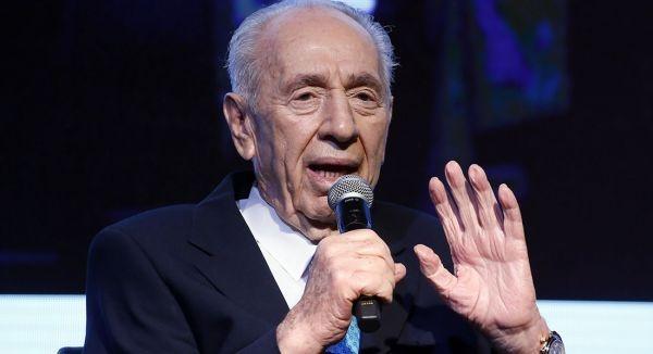 جلطة دماغية تدخل بيريز الى المشفى