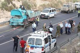 اصابة 5 مستوطنين في حادث سير جنوب الخليل