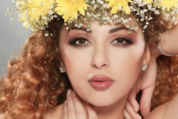 صور- ميريام فارس تثير ضجة بتغطية جسدها العاري بقبعة