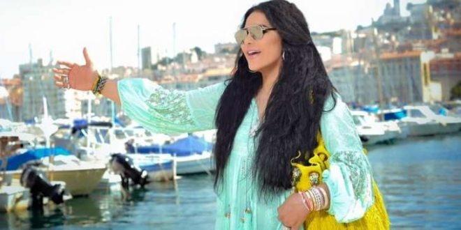 أحلام تتعرض للسرقة في باريس
