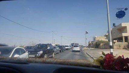 ازمة مرورية خانقة منذ اكثر من ساعة على حاجز الكونتينر