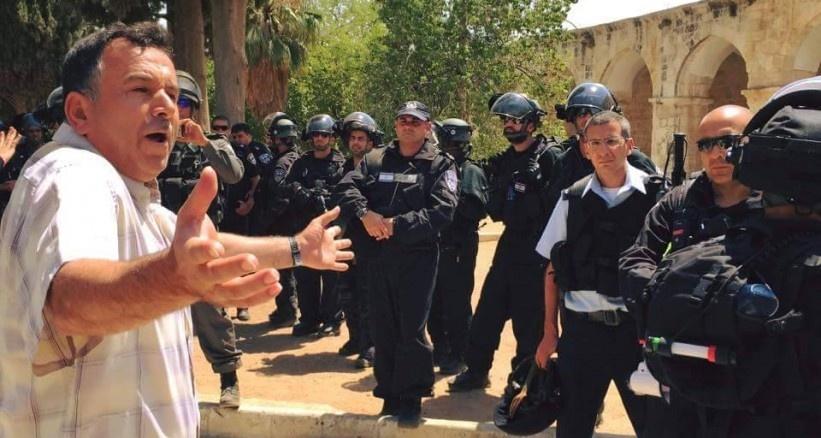 استنفار وإغلاق محلات وطرق وتوقيف مواطنين في القدس