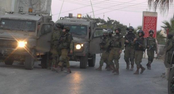 قوات الإحتلال تعتقل 23 مواطناً شمال شرق القدس