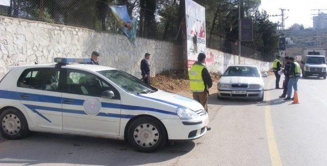 الشرطة تلقي القبض على سارقي سيارة ساوموا اصحابها في بيت لحم