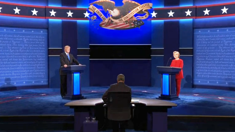 تراشق كلامي وتبادل اتهامات بين ترامب وكلينتون في أول مناظرة بينهما