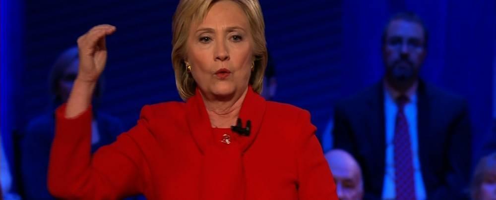 ترامب يستبق المناظرة بفلتر 'كلينتون المحتالة' على سناب شات