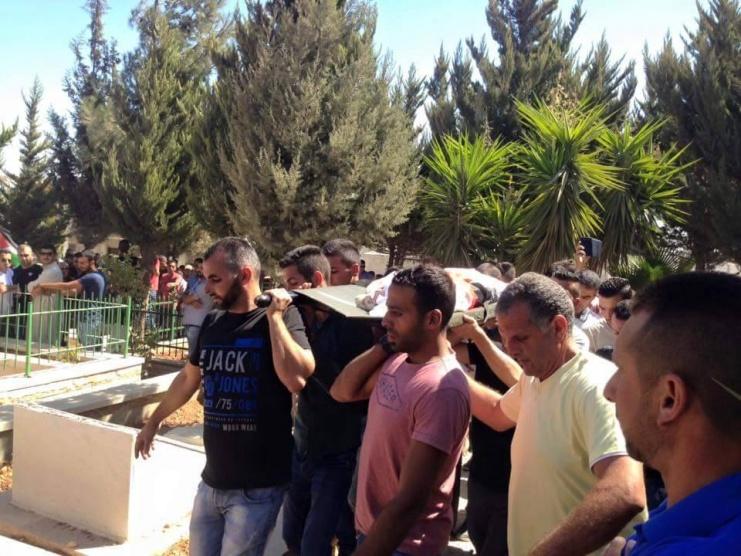 بالصور:تشيع جثمان الشهيدة لمى موسى في بيت لحم