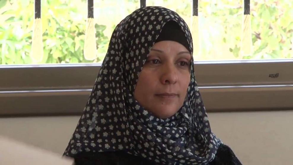 قوات الاحتلال تعتقل والدة الشهيد مهند الحلبي