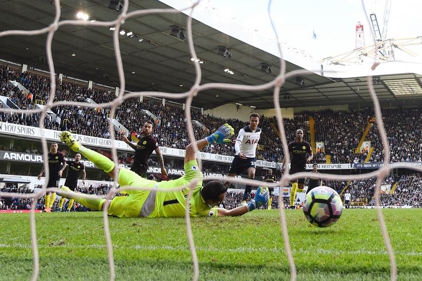 توتنهام يُذيق جوارديولا خسارته الأولى مع السيتي