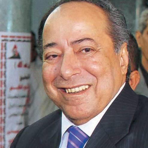 صلاح السعدني يطفئ شمعة ميلاده الـ 73