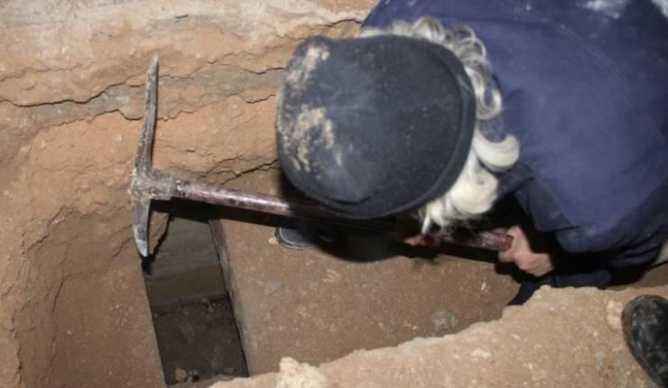 سعودي يخرج جثة فتاة من قبرها