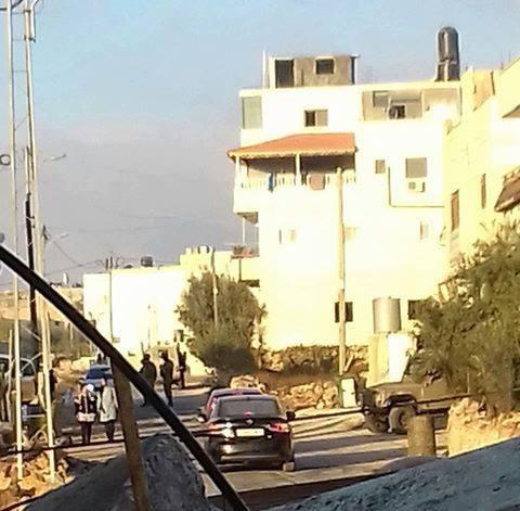 الاحتلال يداهم قرية المعصرة  في بيت لحم وينصب حواجز عسكرية