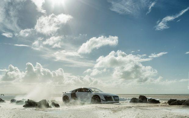 صور- خدعة في إعلان سيارة Audi R8 ثمنها 160 ألف دولار