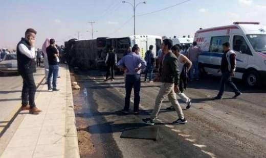 6 وفيات و37 اصابة بحادث سير على طريق اربد - المفرق - فيديو