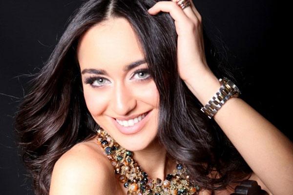 صور وفيديوهات - فايا يونان صوت من سوريا يغني أمةً جريحة